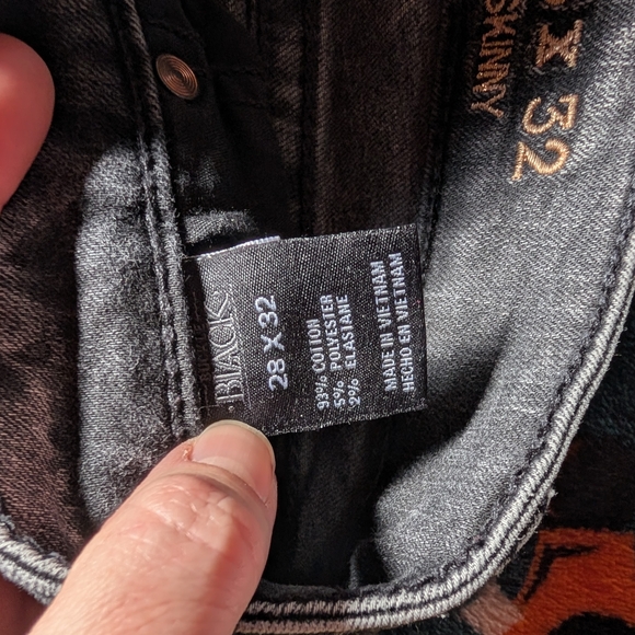 Buckle Dark Wash Skinny Jeans 28x31 - Picture 5 of 8